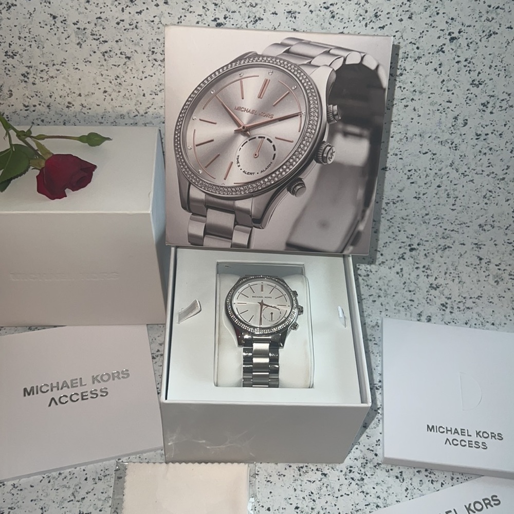 MK SMART Hybrid Access Watch Silver (read)